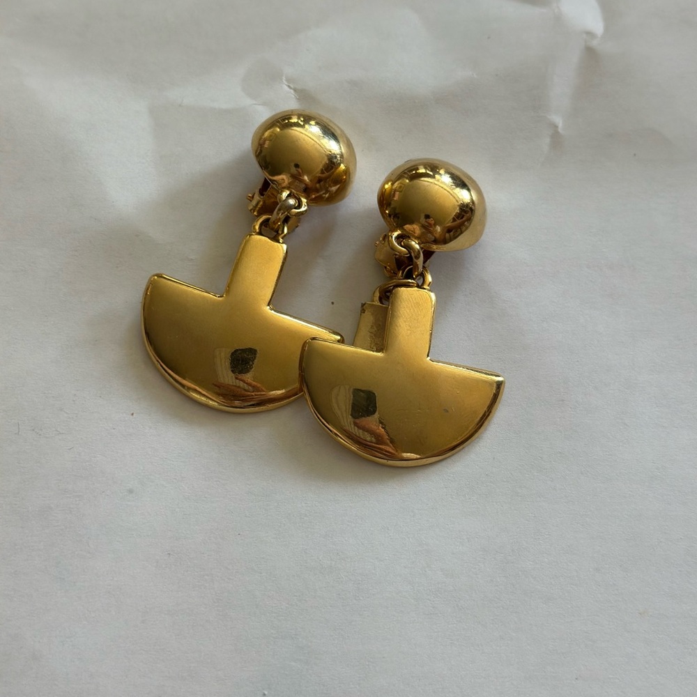 Elegant Gold Drop clip on Earrings vintage